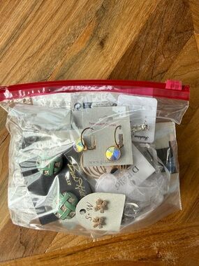 AMAZING VALUE NWT Mixed Jewelry lot - Earrings, Necklaces, Gifts